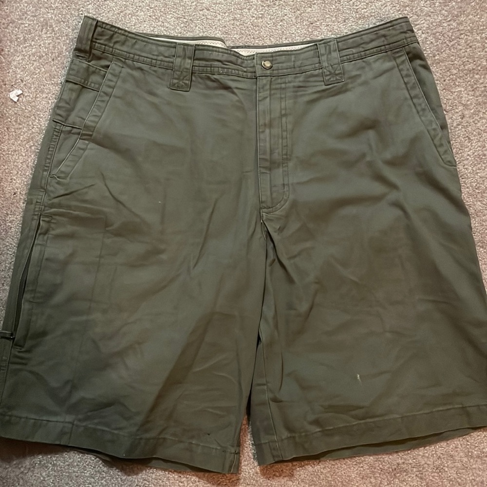 Green columbia shorts